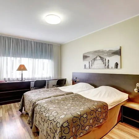 迪曾格尔酒店 3*